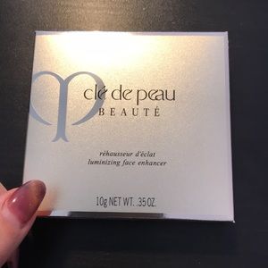 Brand new  CPB Luminizing face Enhancer